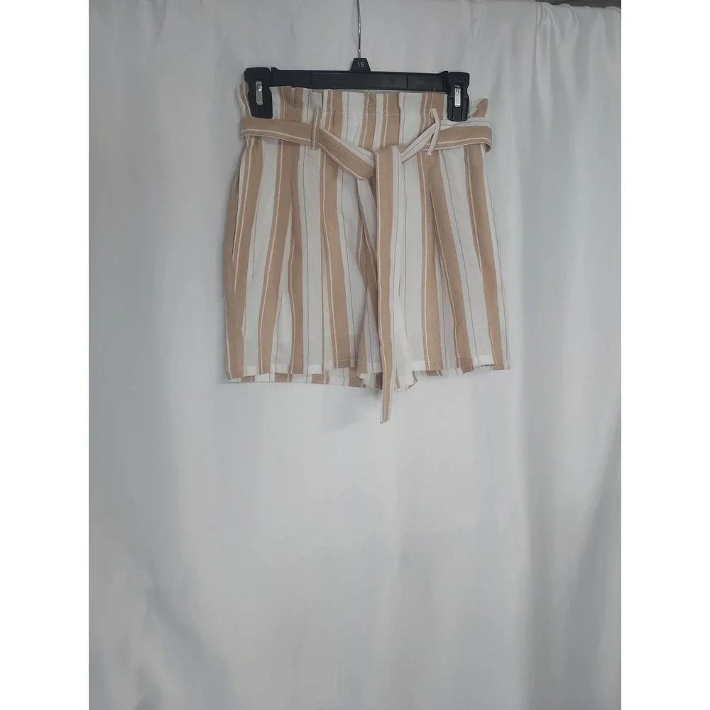 Francesca's ALYA tan/white wide striped Paper bag NWT shorts. Size S - Picture 1 of 9